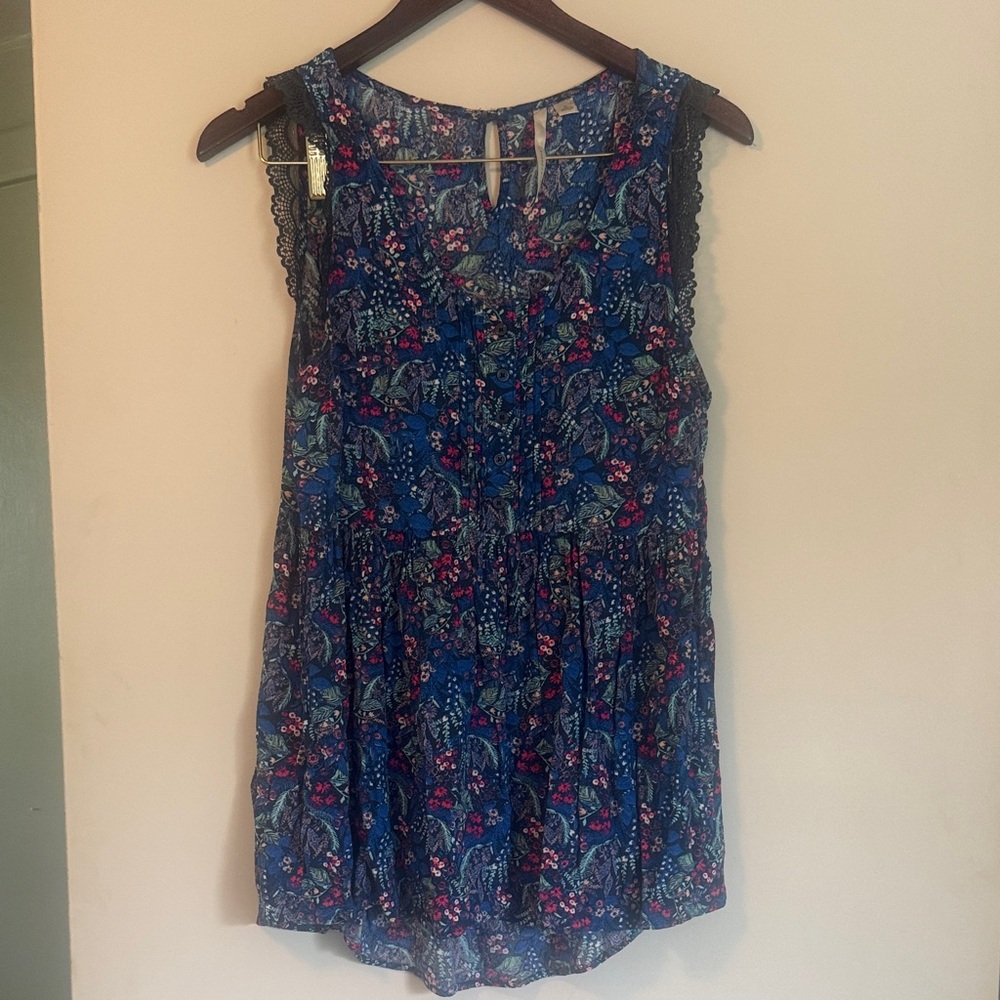 Lauren Conrad Women’s Blue Floral Sleeveless Lace Detail Tunic Blouse Sz L EUC
